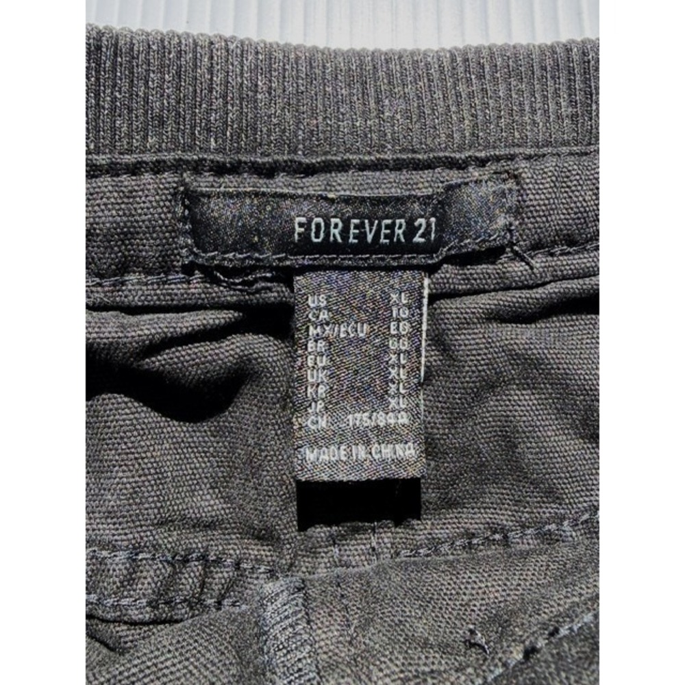Forever 21 Skirt Size XL Womens Black Utility Cargo Pockets Mini Y2K 100% Cotton - Picture 9 of 12